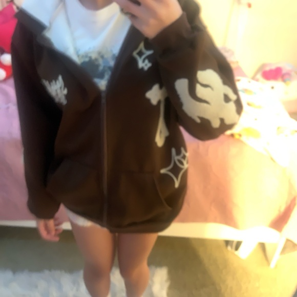 brown zip up with fur designs - Picture 3 of 3